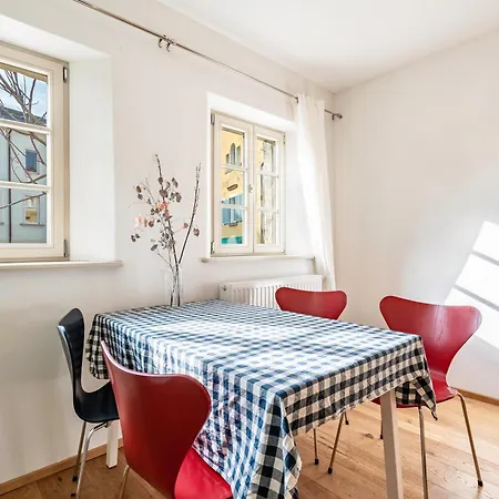 In Dresden-wachwitz Apartament *