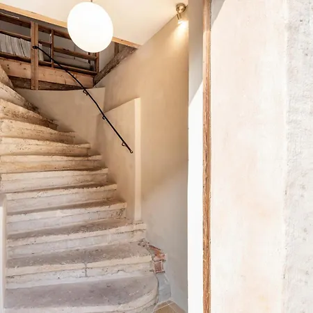 In Dresden-wachwitz Apartment *